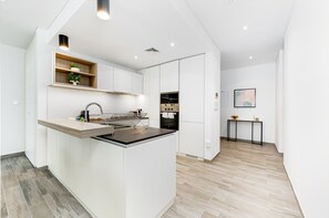 Frigorifero, microonde, forno, lavastoviglie