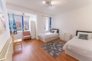 3 bedrooms, iron/ironing board, WiFi, bed sheets