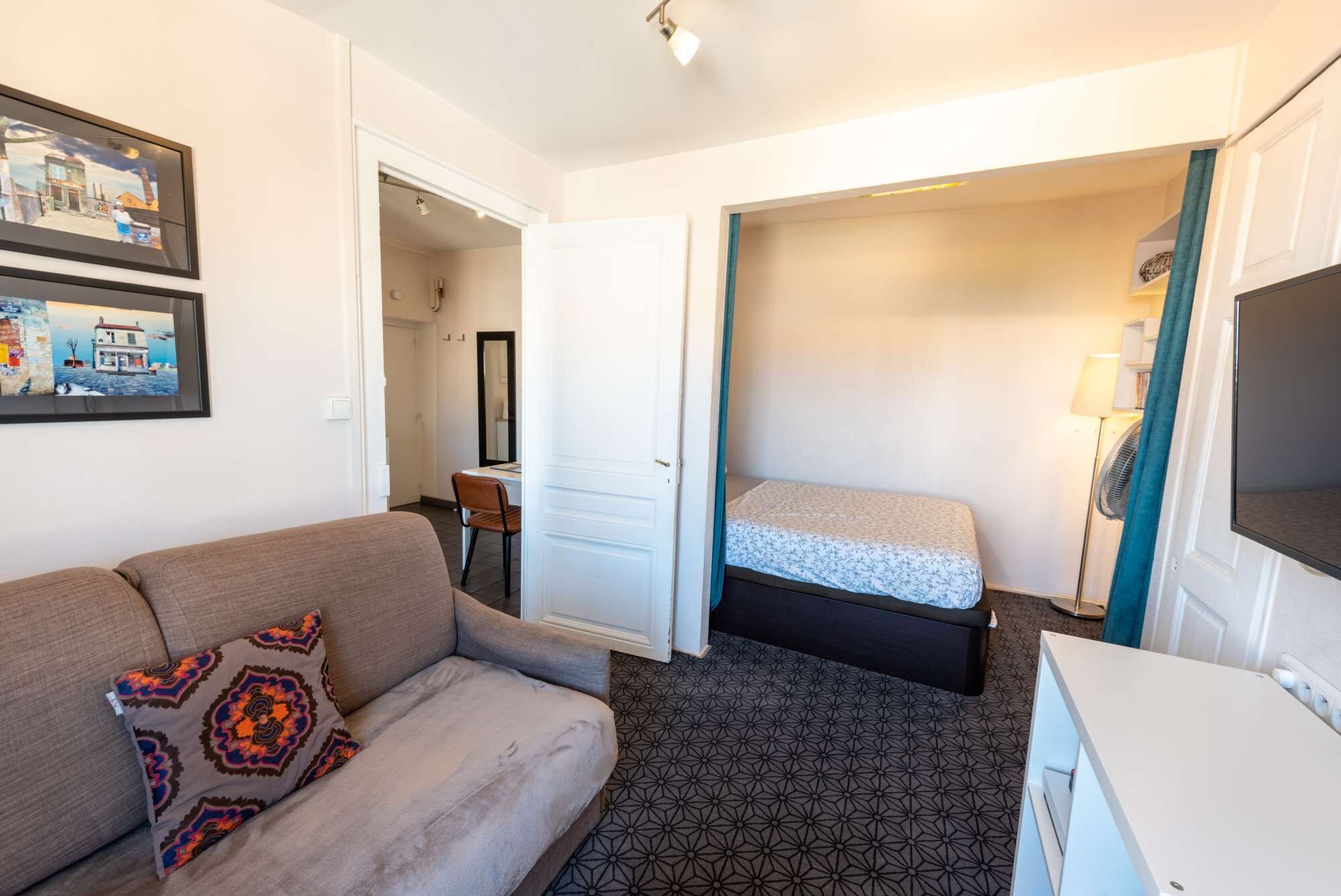 Strykejern/-brett, reiseseng for barn, wi-fi og sengetøy