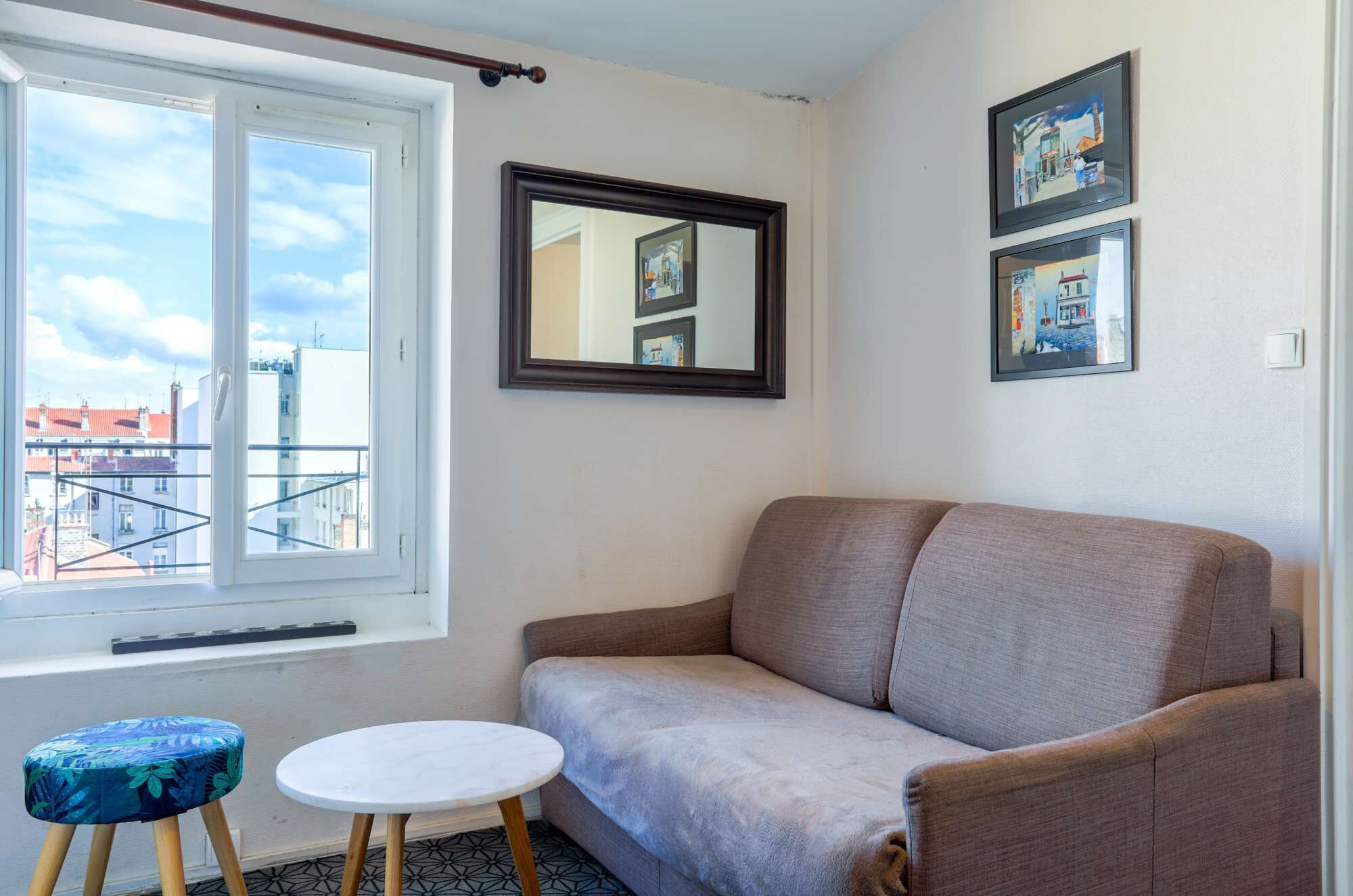 TV, DVD-spiller og bøker