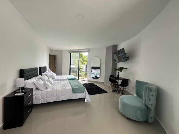 Family Double Room | Egyptian cotton sheets, premium bedding, down comforters, pillowtop beds - Hotel Boutique Ciudad Jardin (Cali)