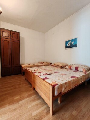 1 bedroom, WiFi, bed sheets