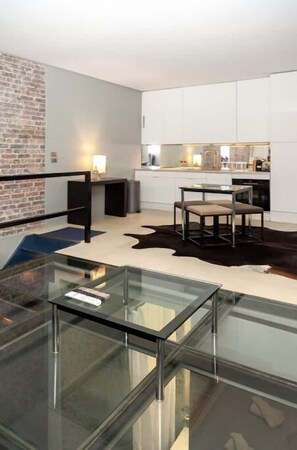 Dining - Loft Atypique Avec Terrasse, Calme et Cosy (Paris)