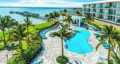 Ocean's Edge | Lavish NEW Condo w Beach Views, Cozy Decor & Fab Resort Amenities