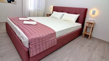 Apartamento básico | 2 quartos, escrivaninha, ferros/tábuas de passar roupa