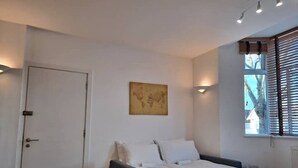 1 soverom, strykejern/-brett, reiseseng for barn og wi-fi