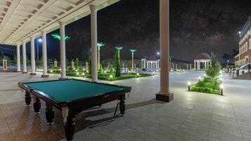 144-cm Smart TV with digital channels, heated floors