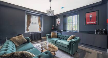 Luxury One Bed Apartment - Free On-Site Parking