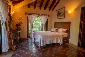 4 bedrooms, WiFi, bed sheets