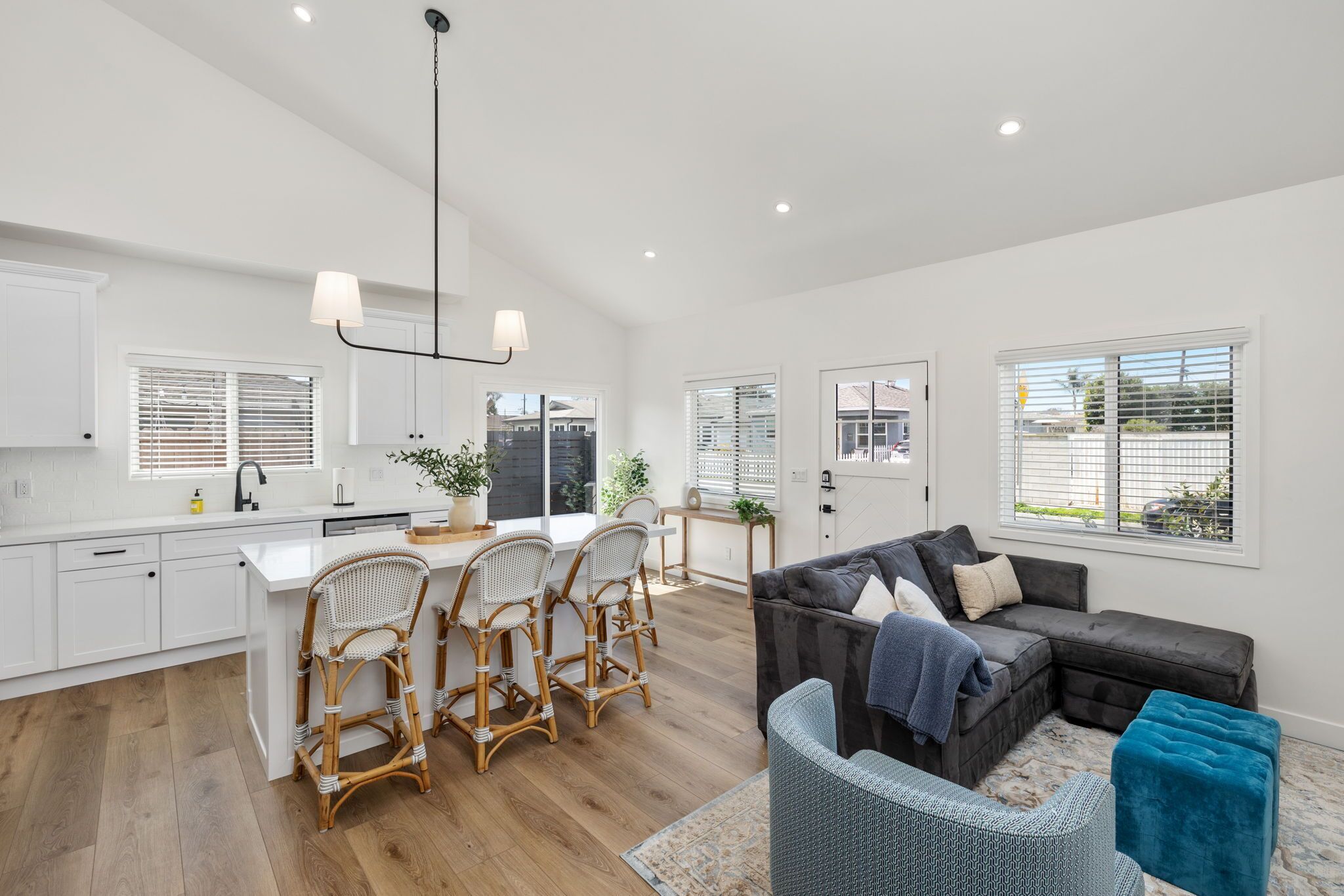 Brand new coastal modern 3 bedroom home in Hawthorne with A/C