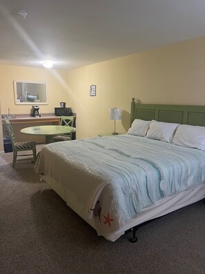 Standard Room, River View | Laptop workspace, blackout drapes, iron/ironing board, free WiFi - The Moorings Hotel and Marina  (Carrabelle)