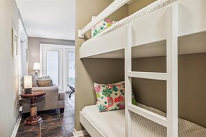 2 bedrooms, free WiFi, bed sheets - NEW LISTING! Grand Caribbean 101E Condo -50 Yards from the Beach - NO HASSLE CHE (Pensacola)