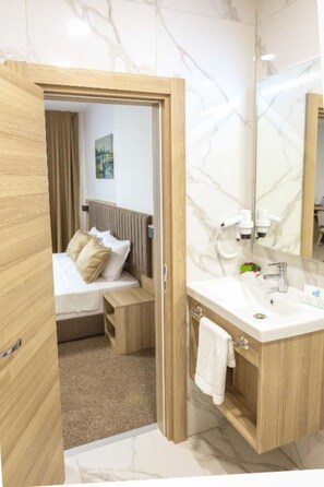 Chambre Double Deluxe, vue ville | Salle de bain