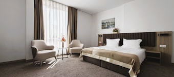 Evelin Deluxe House