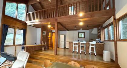 136s㎡ Cathedral ceiling cabin/3min walk Lake Saiko/BBQ/5min drive Kawaguchi Lake