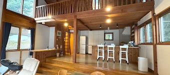 136s㎡ Cathedral ceiling cabin/3min walk Lake Saiko/BBQ/5min drive Kawaguchi Lake