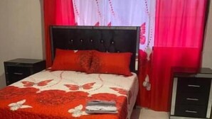 3 bedrooms, iron/ironing board, bed sheets - Heart of DR, 20 Min from Airport (Santo Domingo Este)
