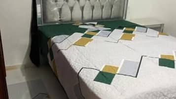 3 bedrooms, iron/ironing board, bed sheets