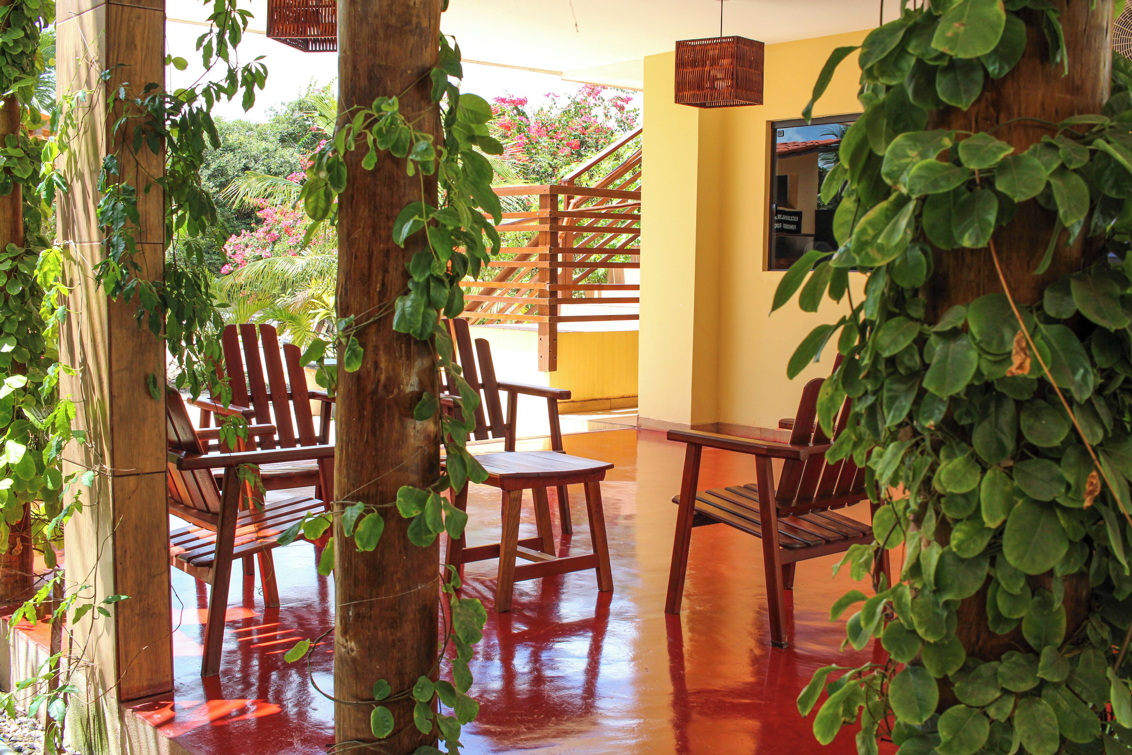 المنطقة المحيطة بالمنشأة