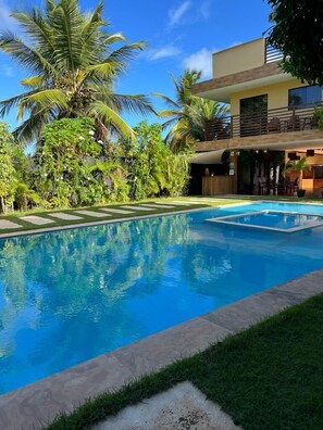 Outdoor pool, open 8:00 AM to 8:00 PM, free cabanas, sun loungers - Harmonia Flats (Tibau do Sul)