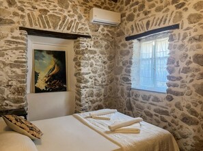 3 Schlafzimmer, Schreibtisch, Bügeleisen/Bügelbrett, Bettwäsche