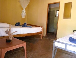 1 bedroom, desk, WiFi, bed sheets