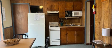 Chalet rustique de base, vue sur le complexe | Cuisine privée