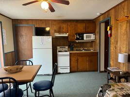 Basic Cabin, Resort View | Private kitchen