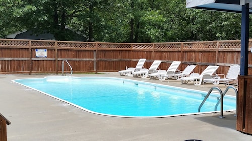 Hickory Hollow Resort 