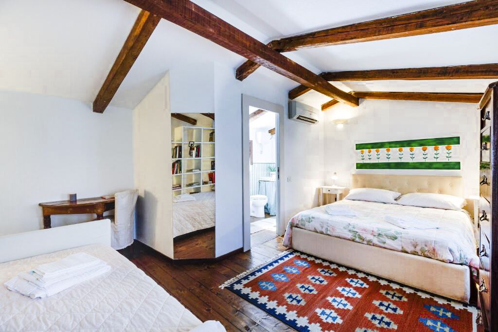 1 habitación, tabla de planchar con plancha y wifi gratis 