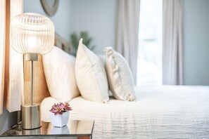 3 bedrooms, desk, iron/ironing board, free WiFi - Coastal Comfort Meets Beachside Bliss (Muskegon)