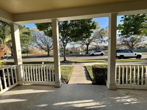 Property grounds - Windermere Two Bedroom Updated Townhouse Water View,Close to Disney, A+ Location (Windermere)