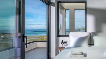 Vila, kolam renang pribadi, pemandangan laut | 3 kamar tidur, ruang kerja ramah laptop, dan tirai kedap cahaya