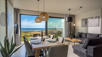 Vila, kolam renang pribadi, pemandangan laut | Area keluarga | Smart TV 55-inci dengan saluran TV digital