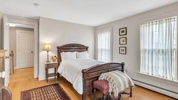 3 bedrooms, desk, iron/ironing board, WiFi