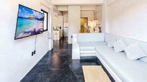 テレビ、書斎 / ワークスペース
