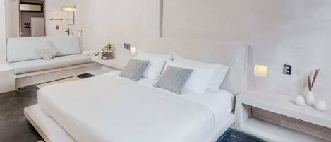 1 bedroom, desk, iron/ironing board, travel cot