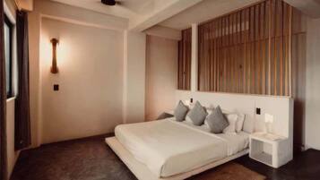 1 bedroom, desk, iron/ironing board, travel cot