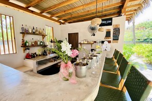 酒吧（店内）