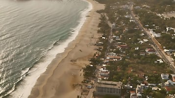 Una spiaggia nelle vicinanze
