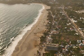 Una spiaggia nelle vicinanze