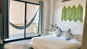 2 bedrooms, desk, iron/ironing board, travel crib