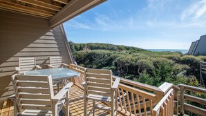 Outdoor dining - 4 BDR, Ocean Front Condo (Lucky Enough) in Ocean Grove Complex (Salter Path)