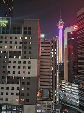 Exterior - "Cozy studio: City hub, modern amenities. Book now!" (Kuala Lumpur)