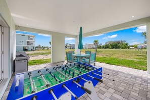 Outdoor dining - Eco-Friendly Home with Pool and Game Room! - Baydream Believer at Hunter’s Point (Cortez)
