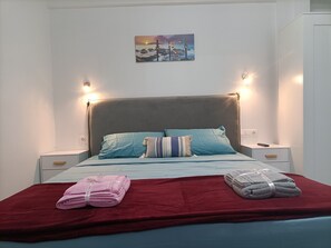 City appartement | 1 slaapkamer, een bureau, een strijkplank/strijkijzer, gratis wifi