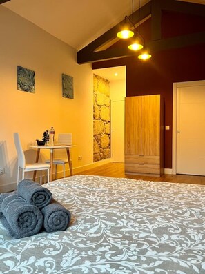 1 bedroom, iron/ironing board, WiFi, bed sheets