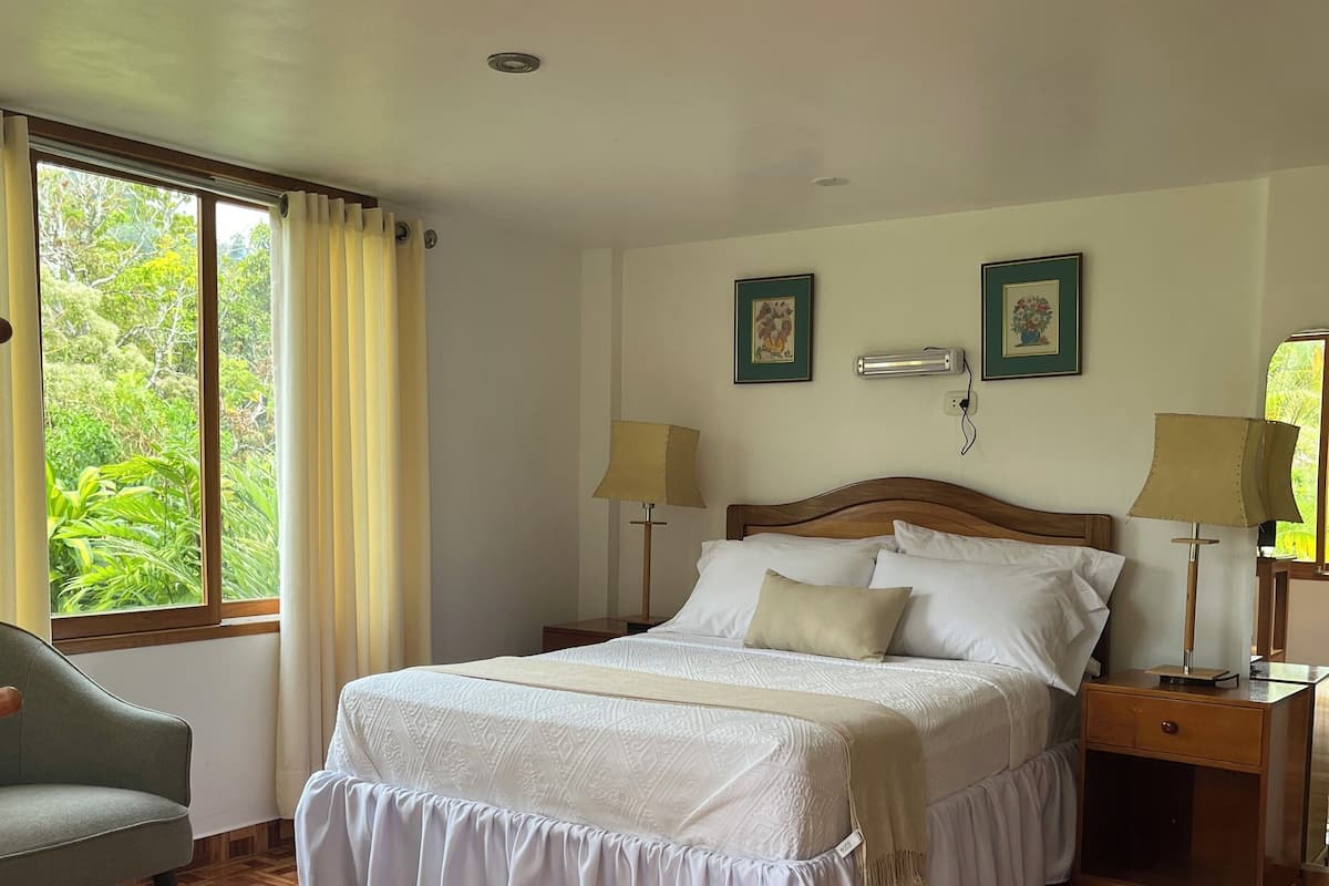 Deluxe Room | Ruang kerja komputer riba, cadar katil 