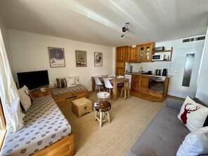Living area - 50m from resort center, 1st floor, balcony, tv, ski locker, 29m², Serre Chevalier (La Salle-les-Alpes)