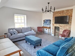 Smart TV - Beach Penthouse, Hunstanton Norfolk (Hunstanton)